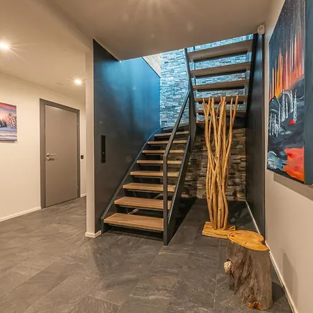 ヴィラ Levillas Kinnastie 23 レヴィ