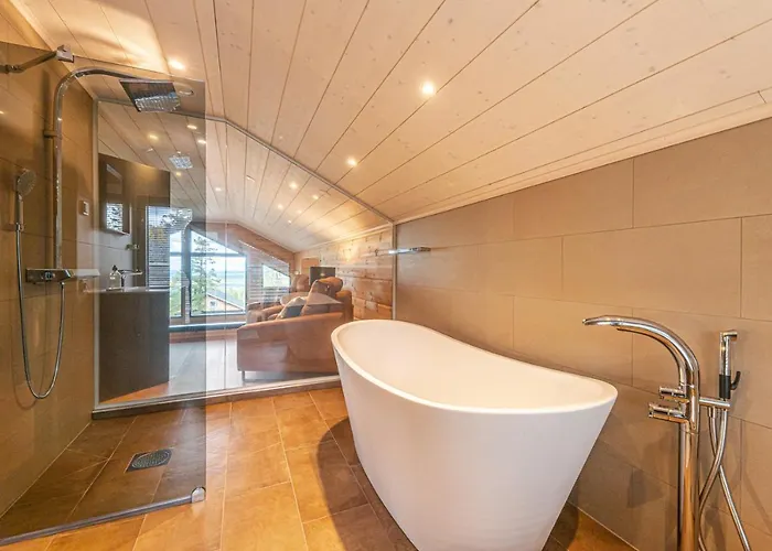 Levillas Kinnastie 23 * Levi